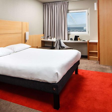 Ibis London Wembley Hotel Bagian luar foto