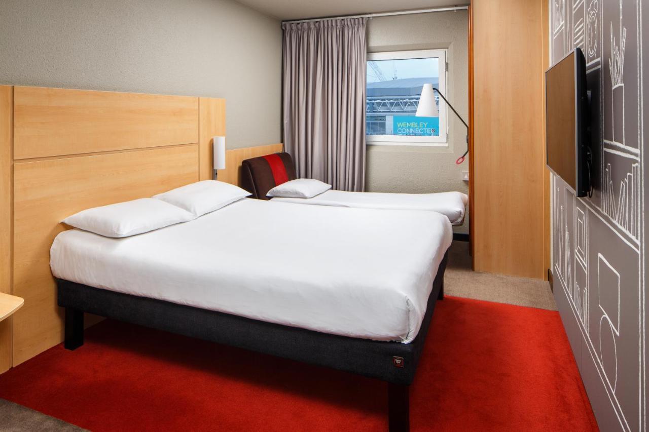 Ibis London Wembley Hotel Bagian luar foto