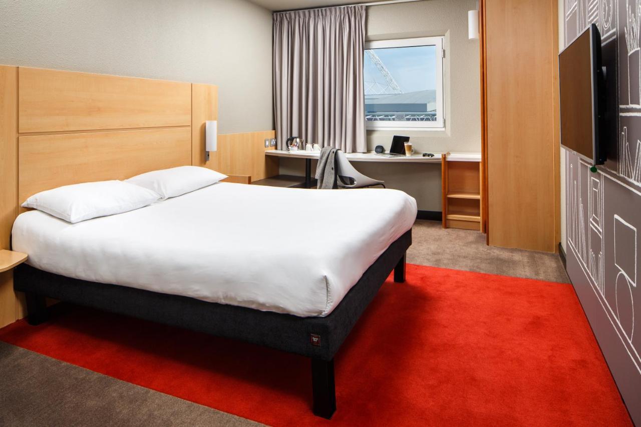 Ibis London Wembley Hotel Bagian luar foto