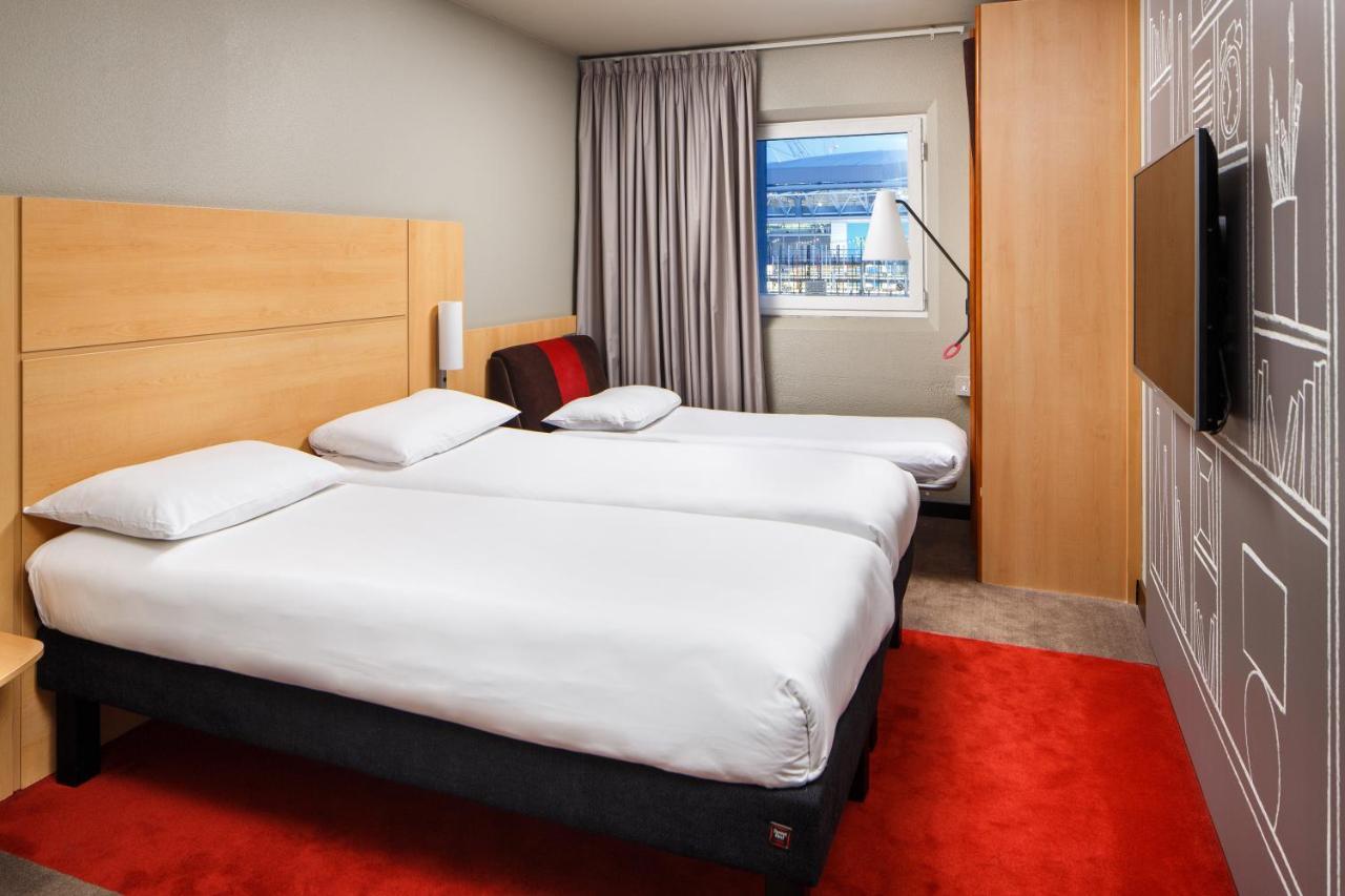 Ibis London Wembley Hotel Bagian luar foto