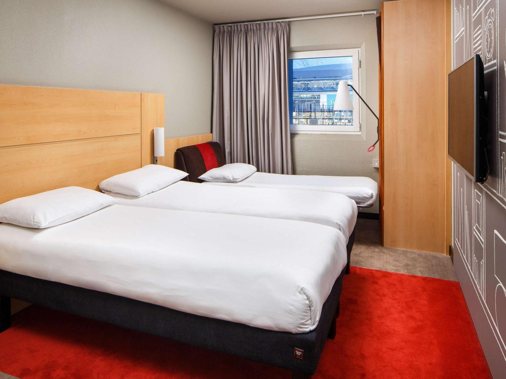 Ibis London Wembley Hotel Bagian luar foto