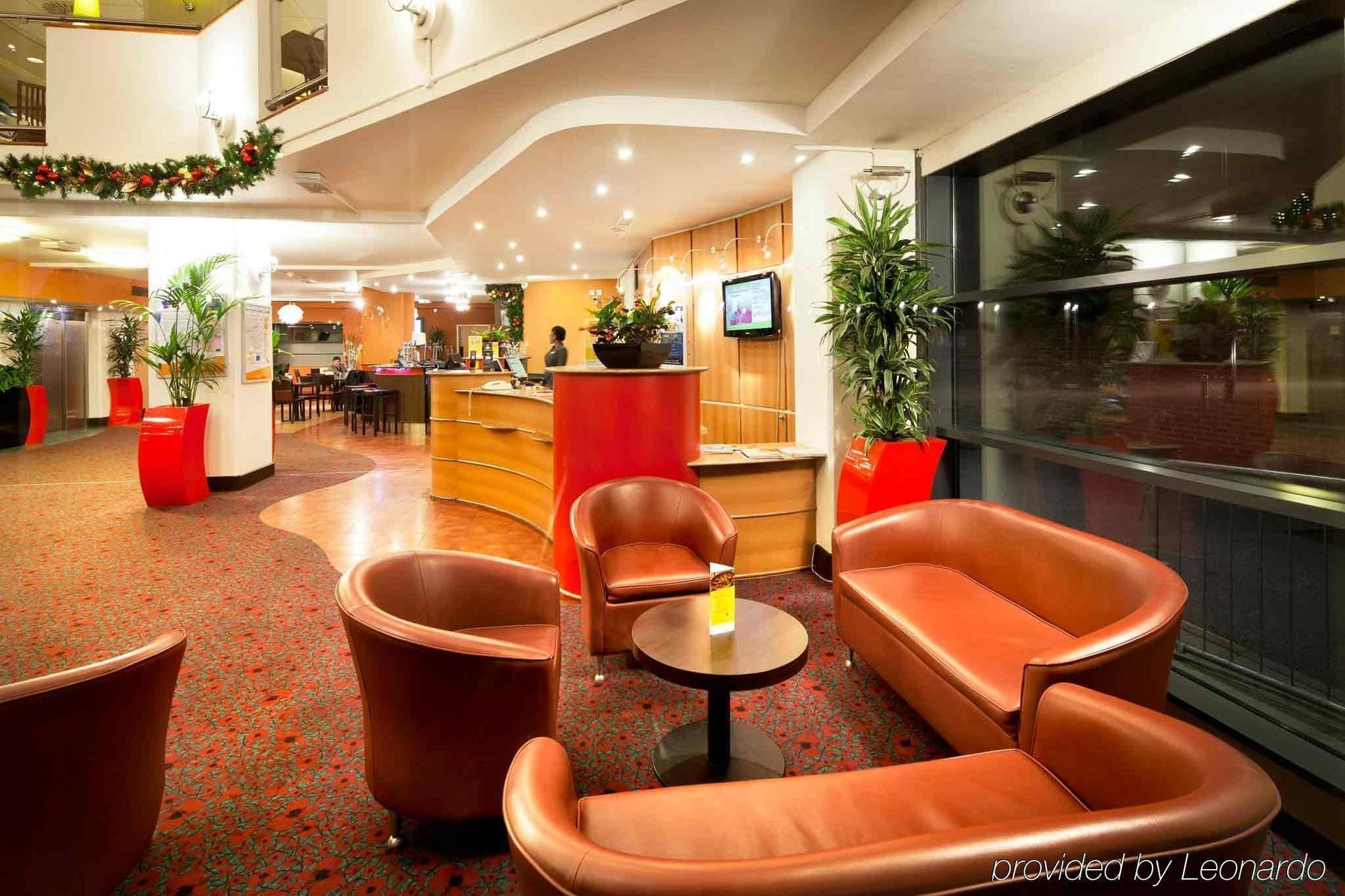 Ibis London Wembley Hotel Bagian luar foto