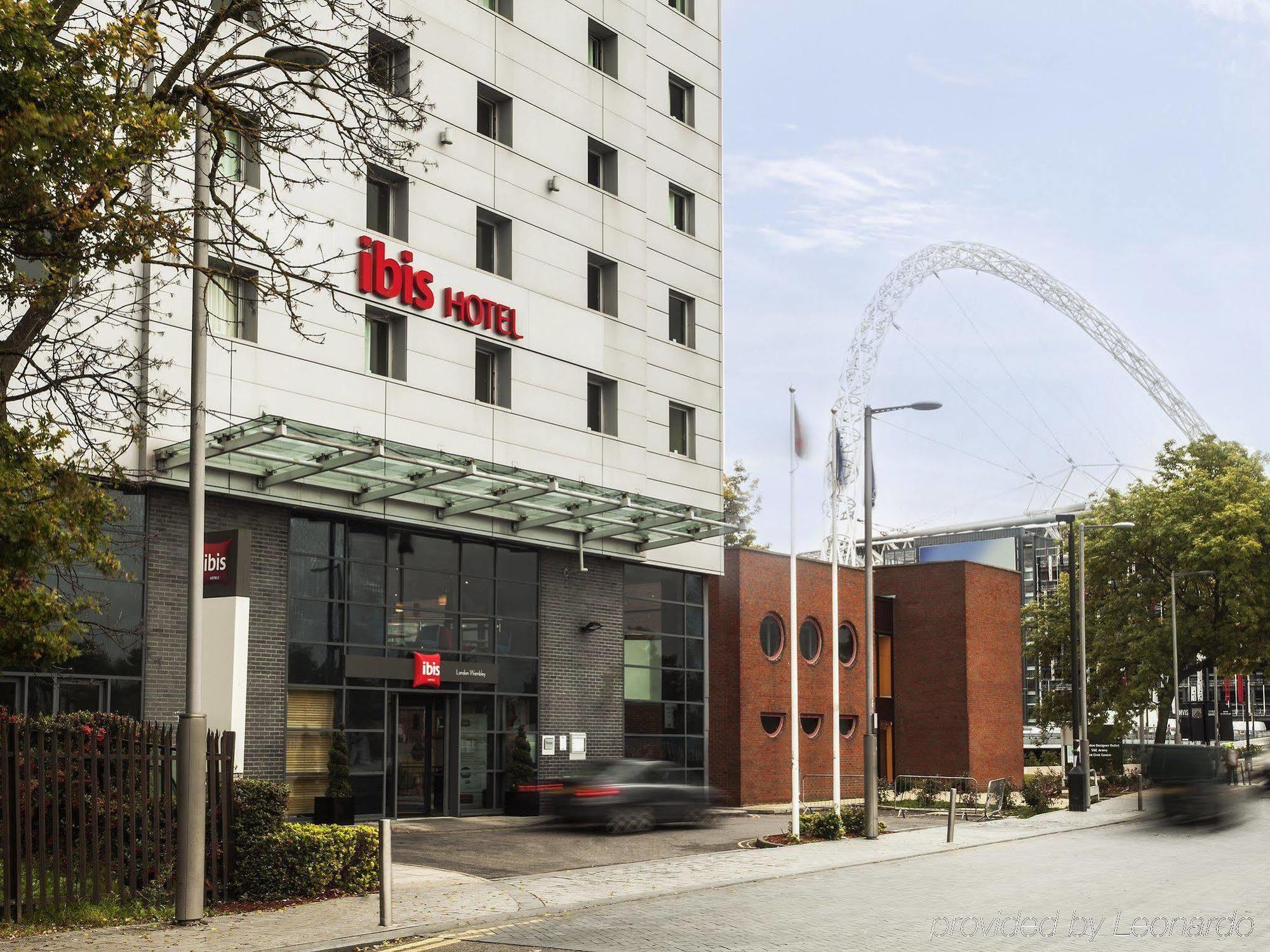 Ibis London Wembley Hotel Bagian luar foto