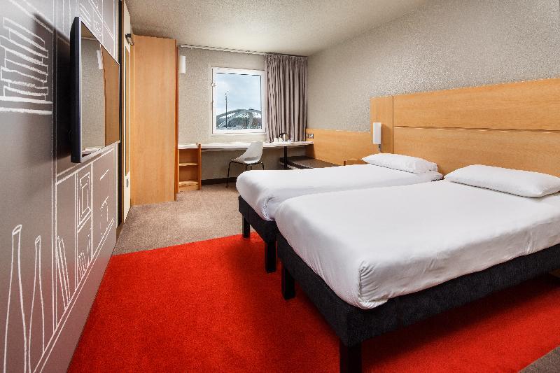 Ibis London Wembley Hotel Bagian luar foto